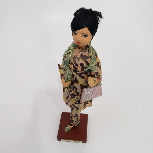 Vintage Malay Costume Doll - Picture 7 of 8